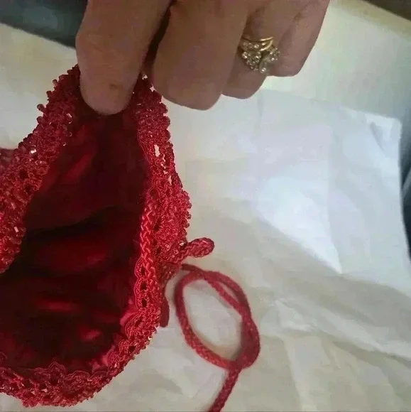 Crotchet beaded drawstring bag - Picture 5 of 8